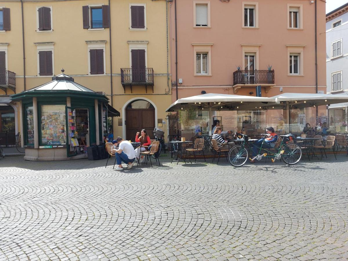 Appartamento In Piazza Cavour Centro Storico רימיני מראה חיצוני תמונה